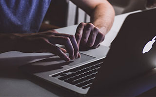 爱游戏体育官方网站-英雄联盟S12总决赛决赛激战正酣，现场气氛火爆，s12总决赛lpl